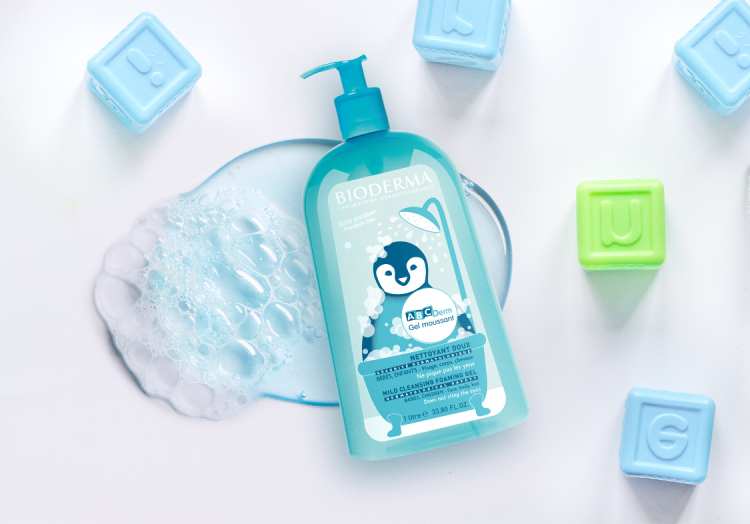ABCDerm Bebek ve Çocukların Yüz ve Saçları için Tuzsuz Vücut Şampuanı 1 Lt